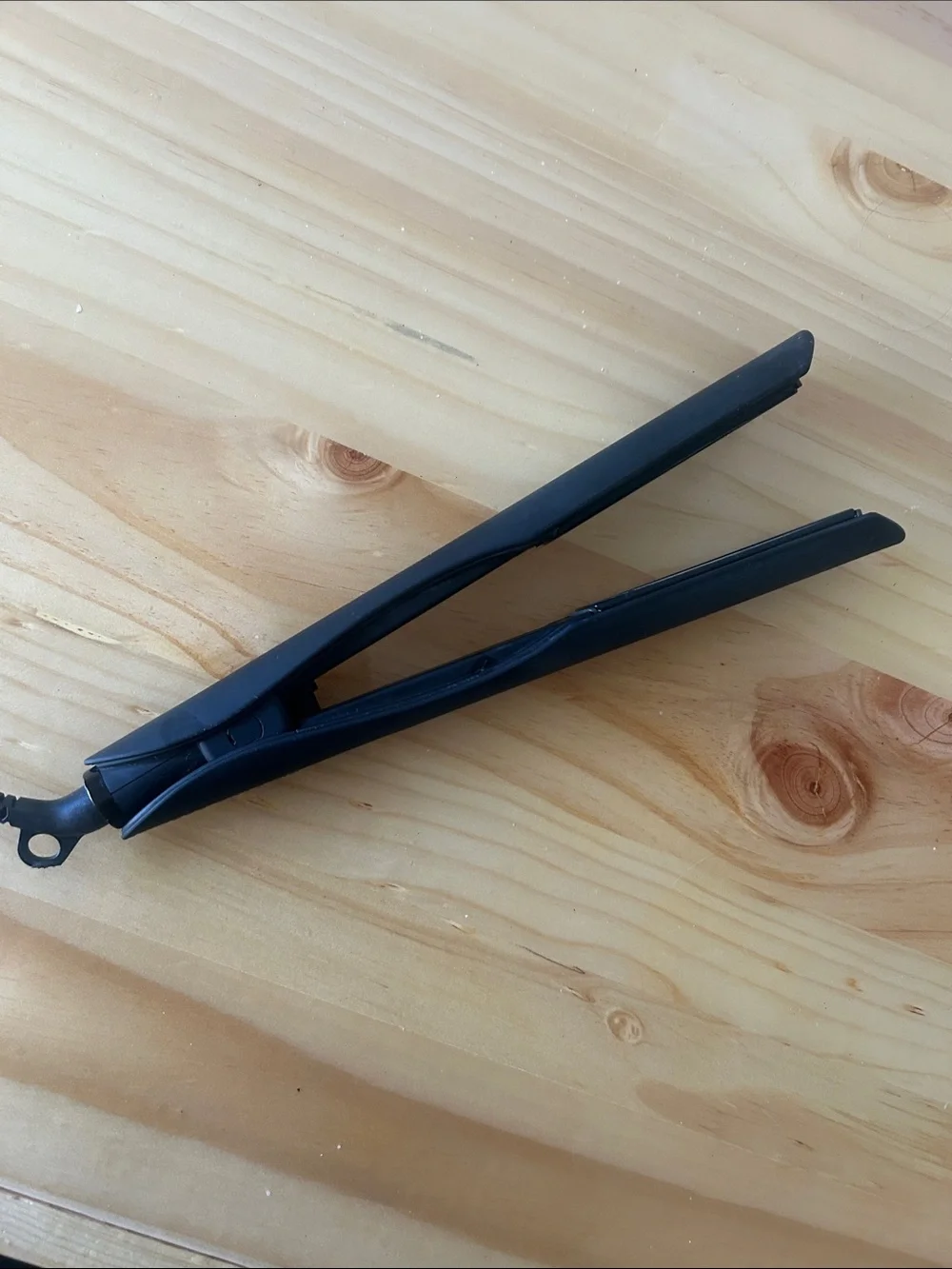 Black Ceramic Kristen Ess straightener Wand